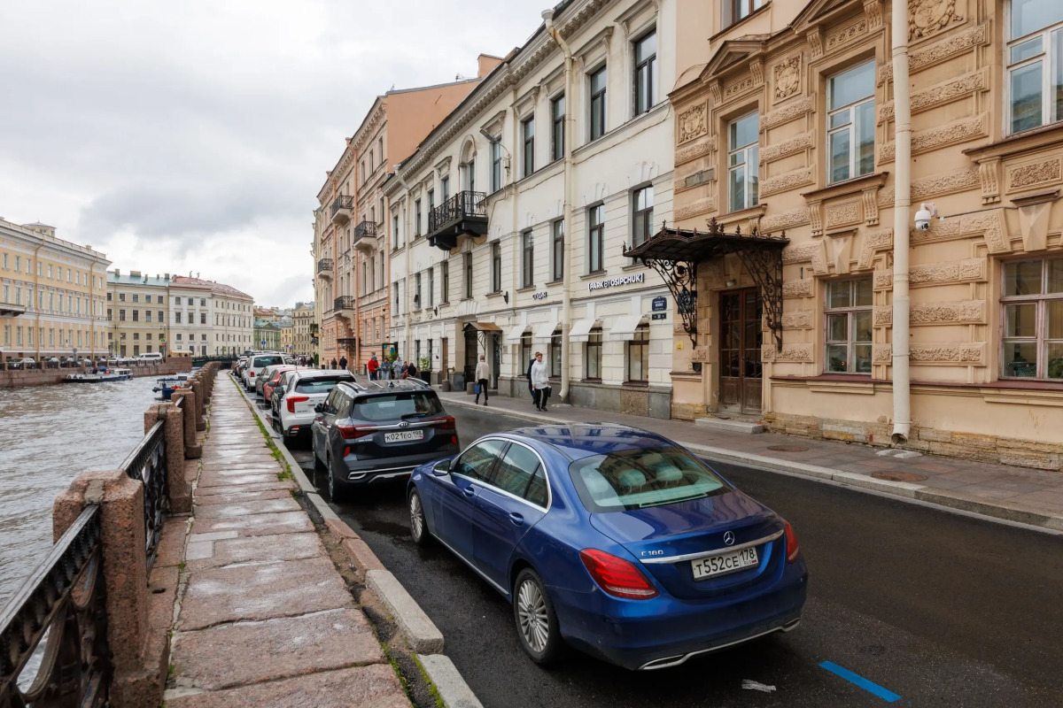 Квартира Уютная квартира на Мойке 32 DereMRents ДереМРентс