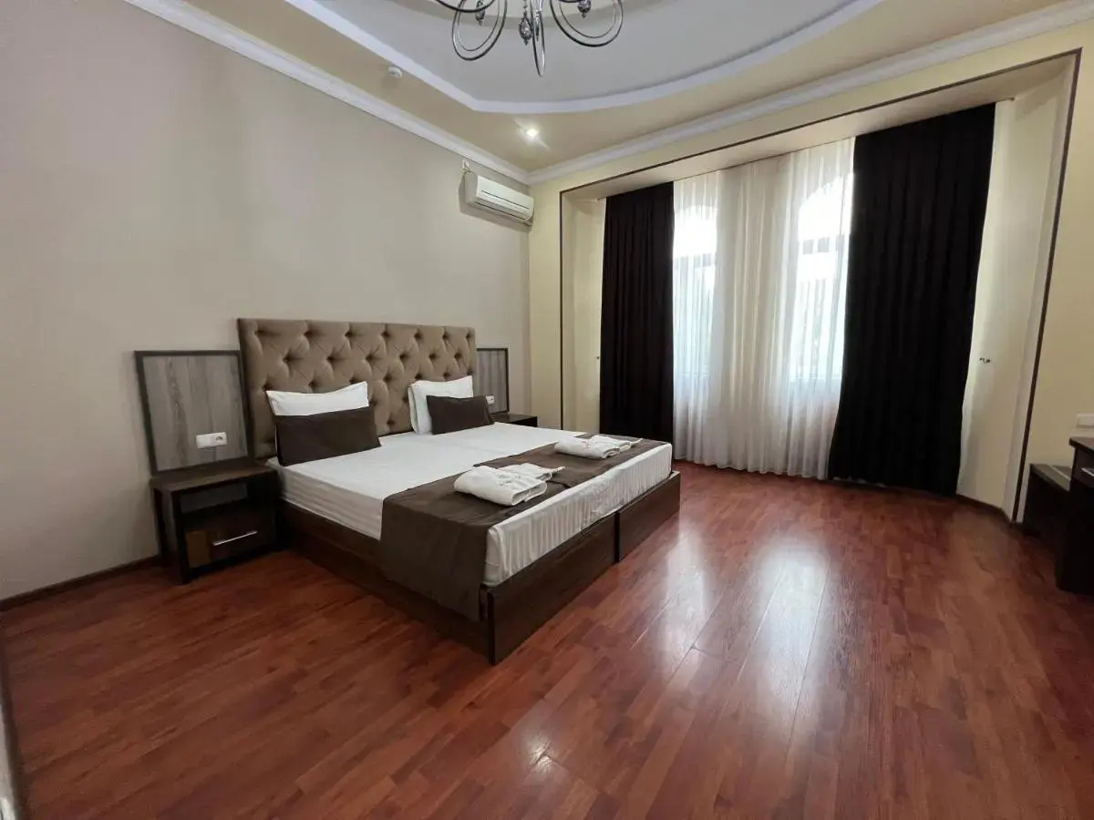 Отель Art Elite