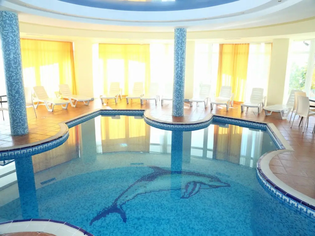 Отель Мажестик