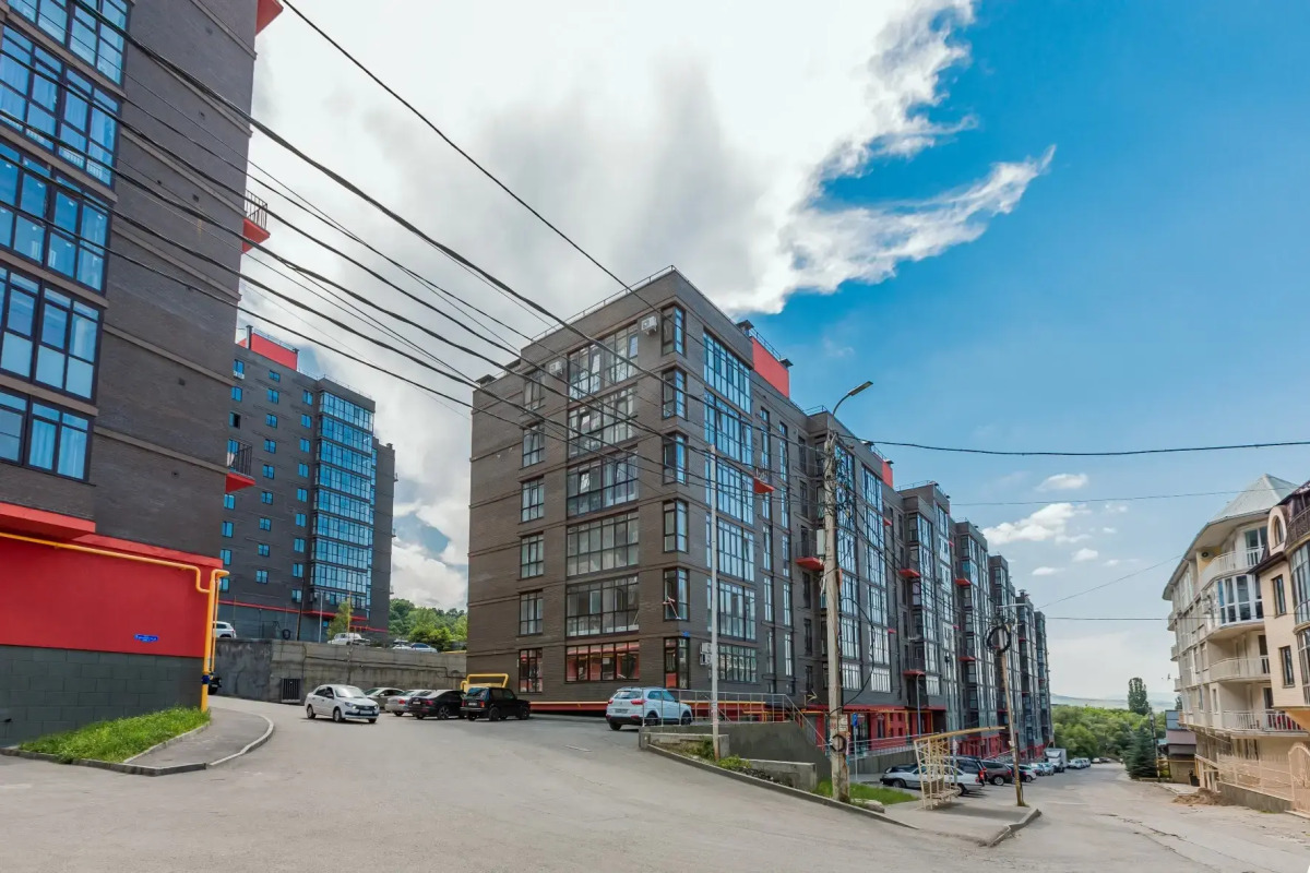 Апартаменты «Оливия» Ирины Савельевой - В парке у долины роз и красного солнышка