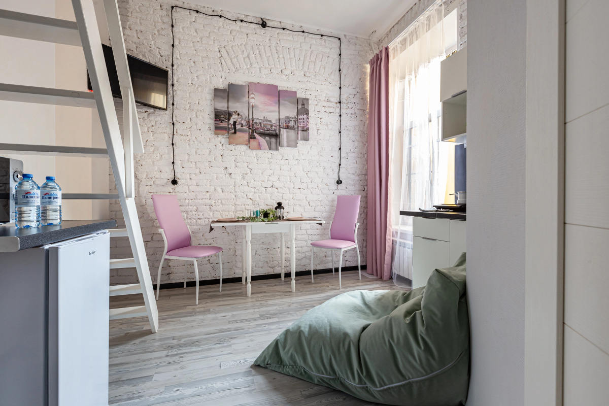 Двухуровневые апартаменты для двоих с видом во двор