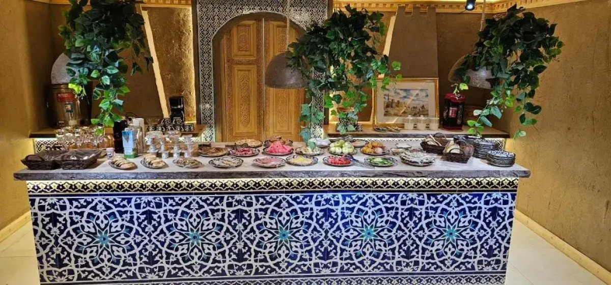 Отель Khans Palace