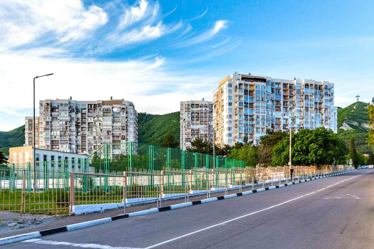 Улучшенные трехкомнатные апартаменты с террасой