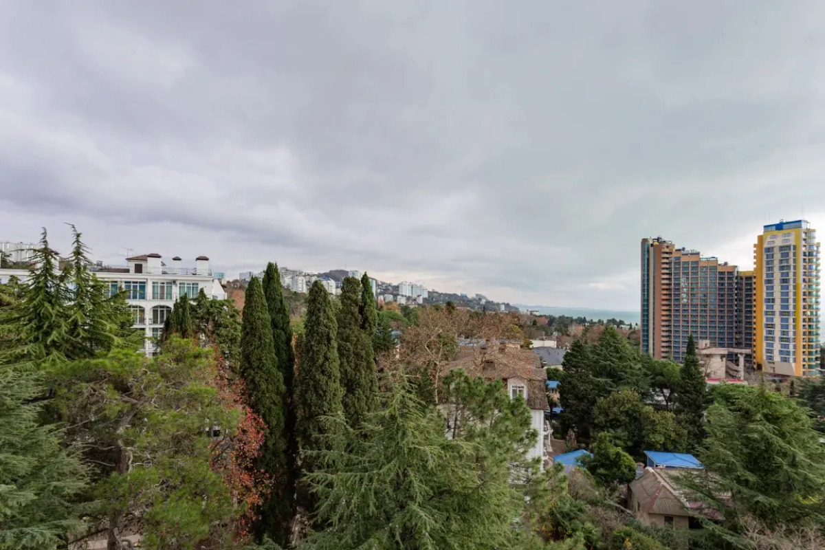 Апартамент Солнечный в центре Сочи у моря с балконом