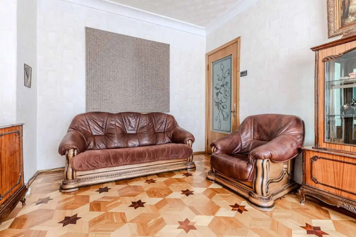 Квартира в Тихом центре Парк Челюскинцев 4 ком.кв.