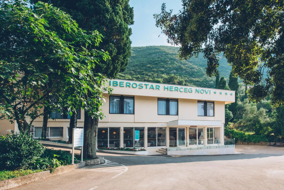 Отель Iberostar Herceg Novi