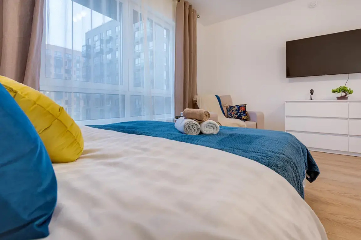 Квартира Студия с Панорамными Окнами Возле Метpo Лecнaя