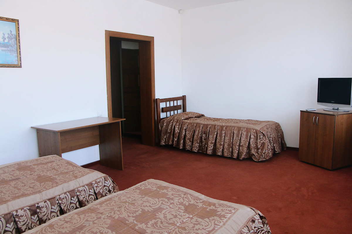 Отель Крона