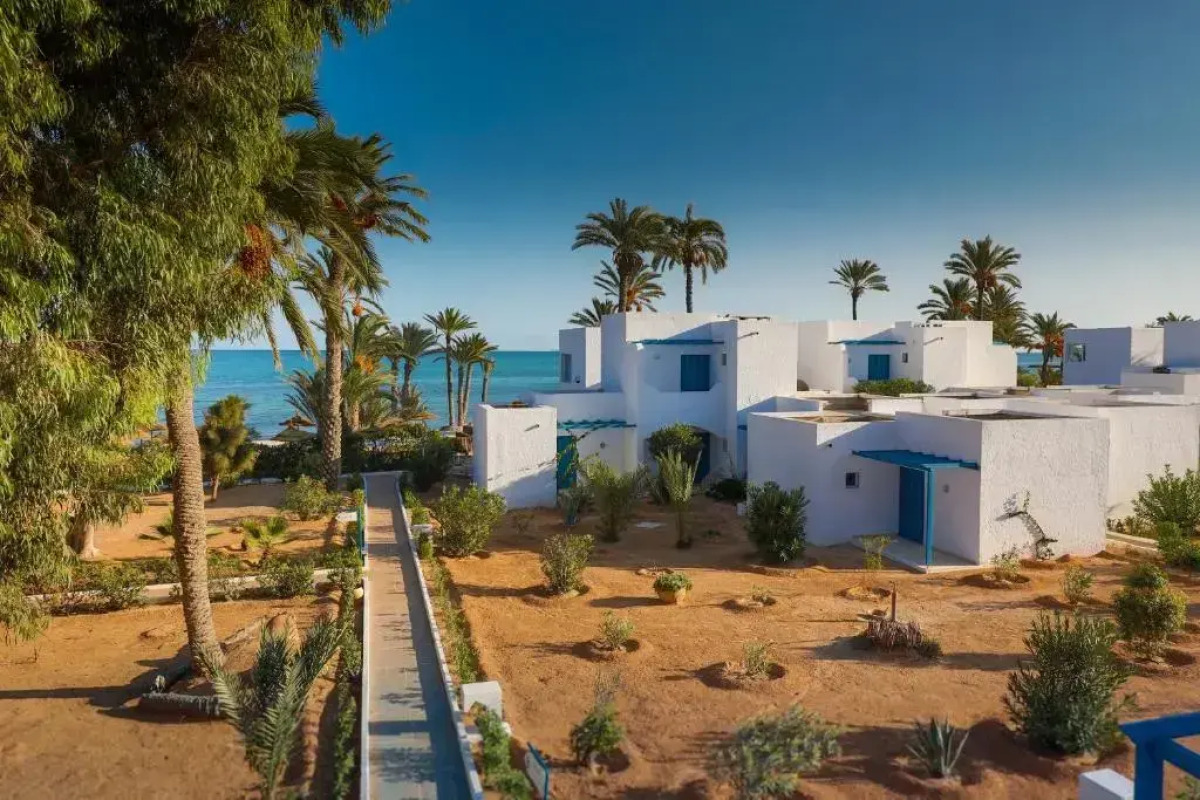 Курортный отель Hari Club Beach