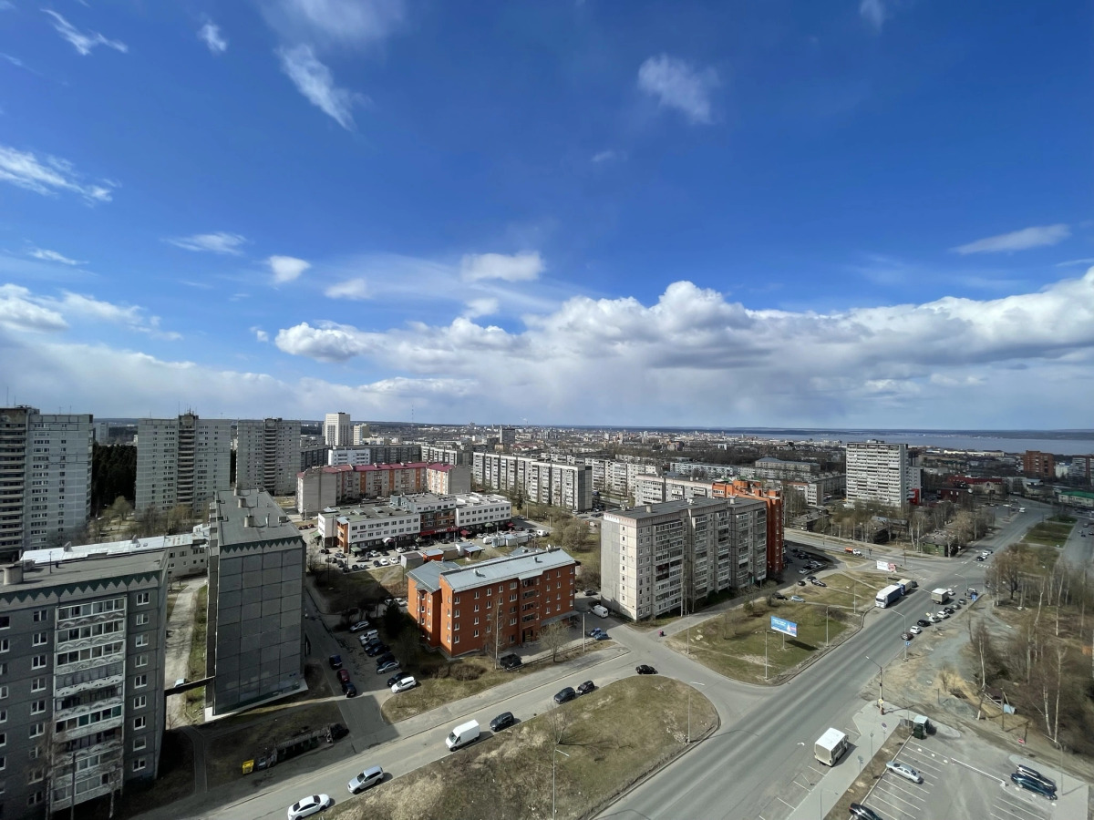 Апартаменты Та самая квартира в самом высоком доме города на 17-м этаже