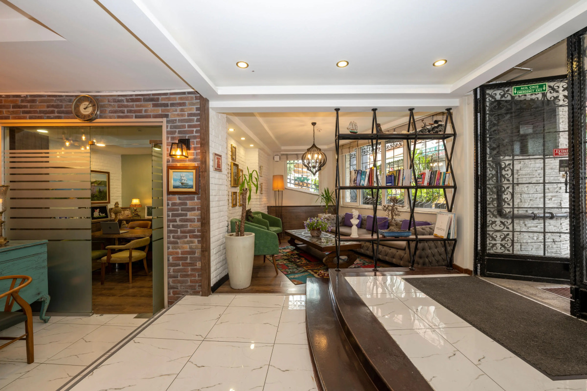 Отель The Marions Suite