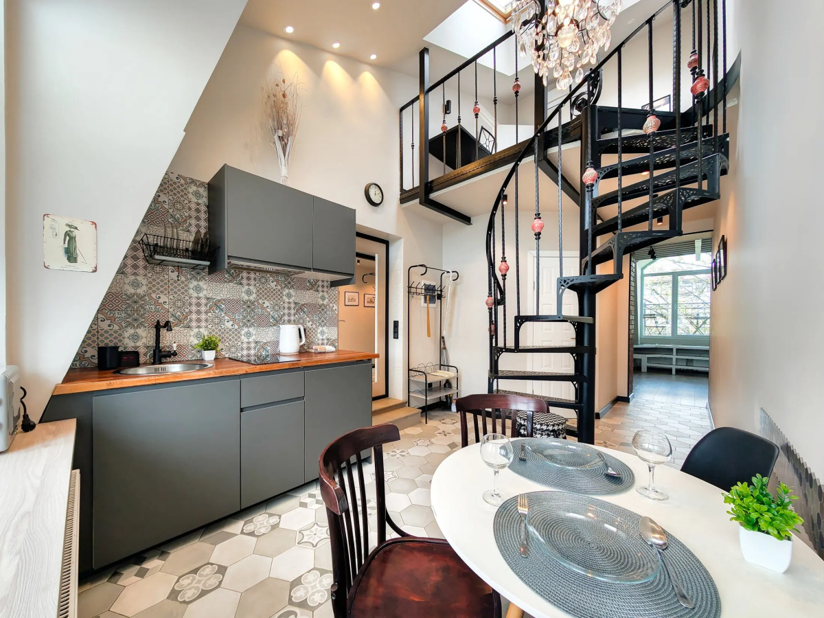 Квартира 3-комнатная с балконом в центре