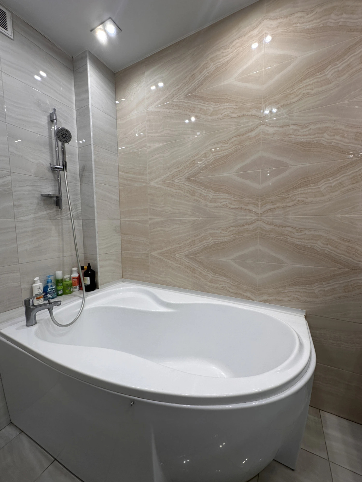 Квартира Трехкомнатная у Набережной Грина