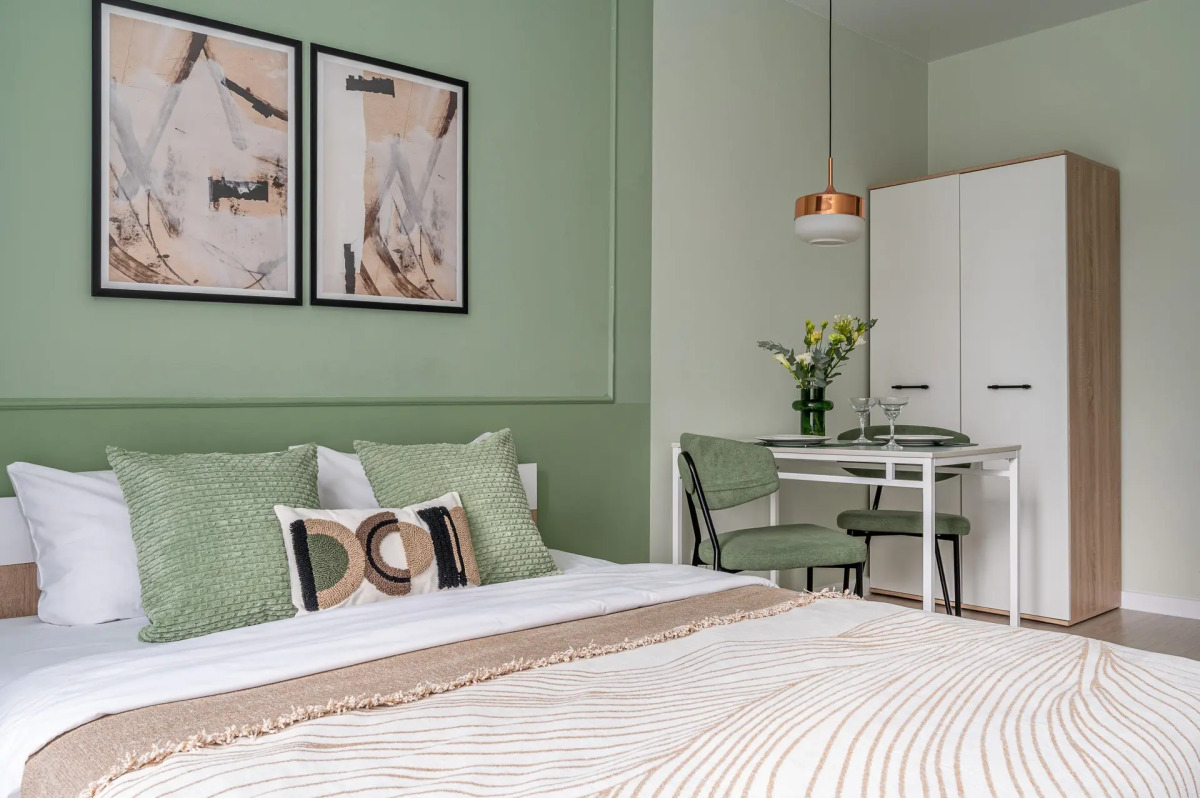 Студия у Метро Космонавтов