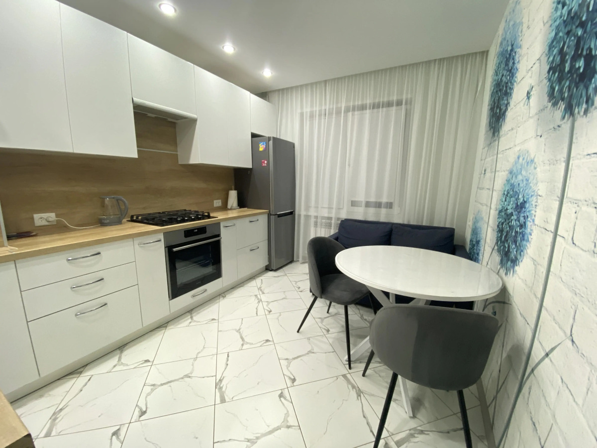 Апартаменты Семейные трехкомнатные на Свердлова