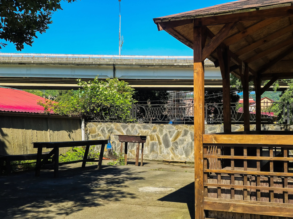 Квартира Студия на тихой улице с красивым фонтаном во дворе