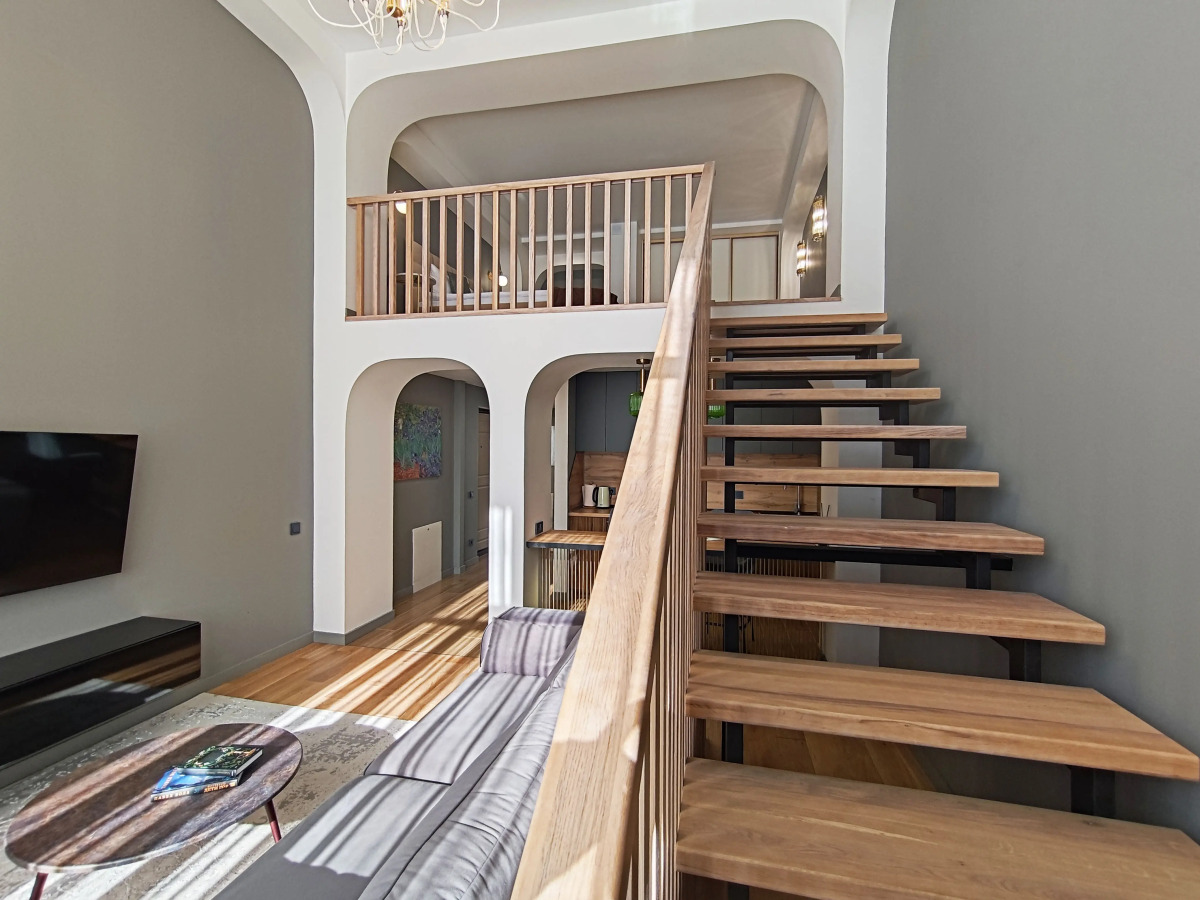 Апартаменты двухуровневые с видом на горы. Жить в Горах.