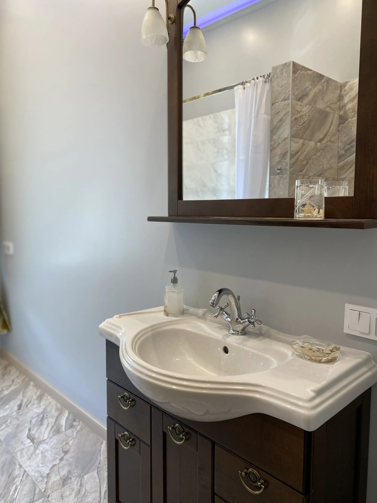 Трехкомантная квартира у летнего сада в Мозаичном дворе