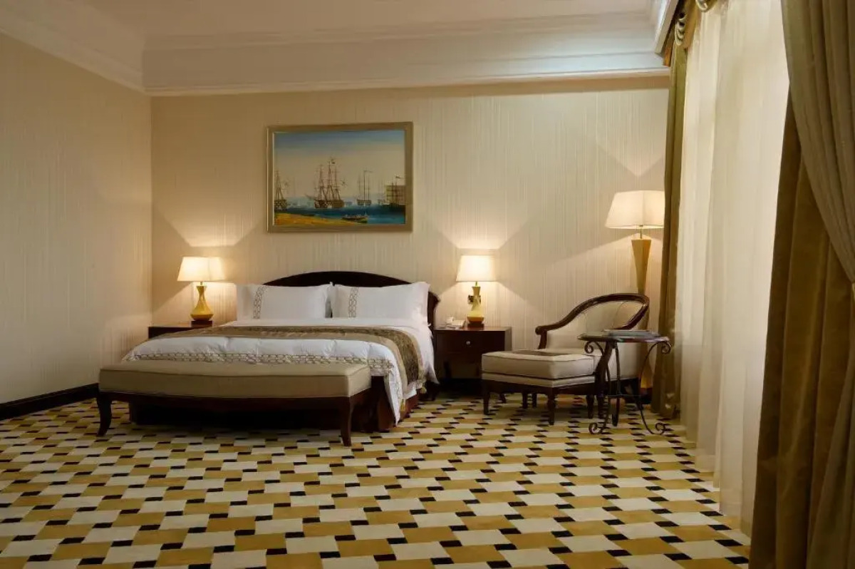 Royal Tulip Алматы