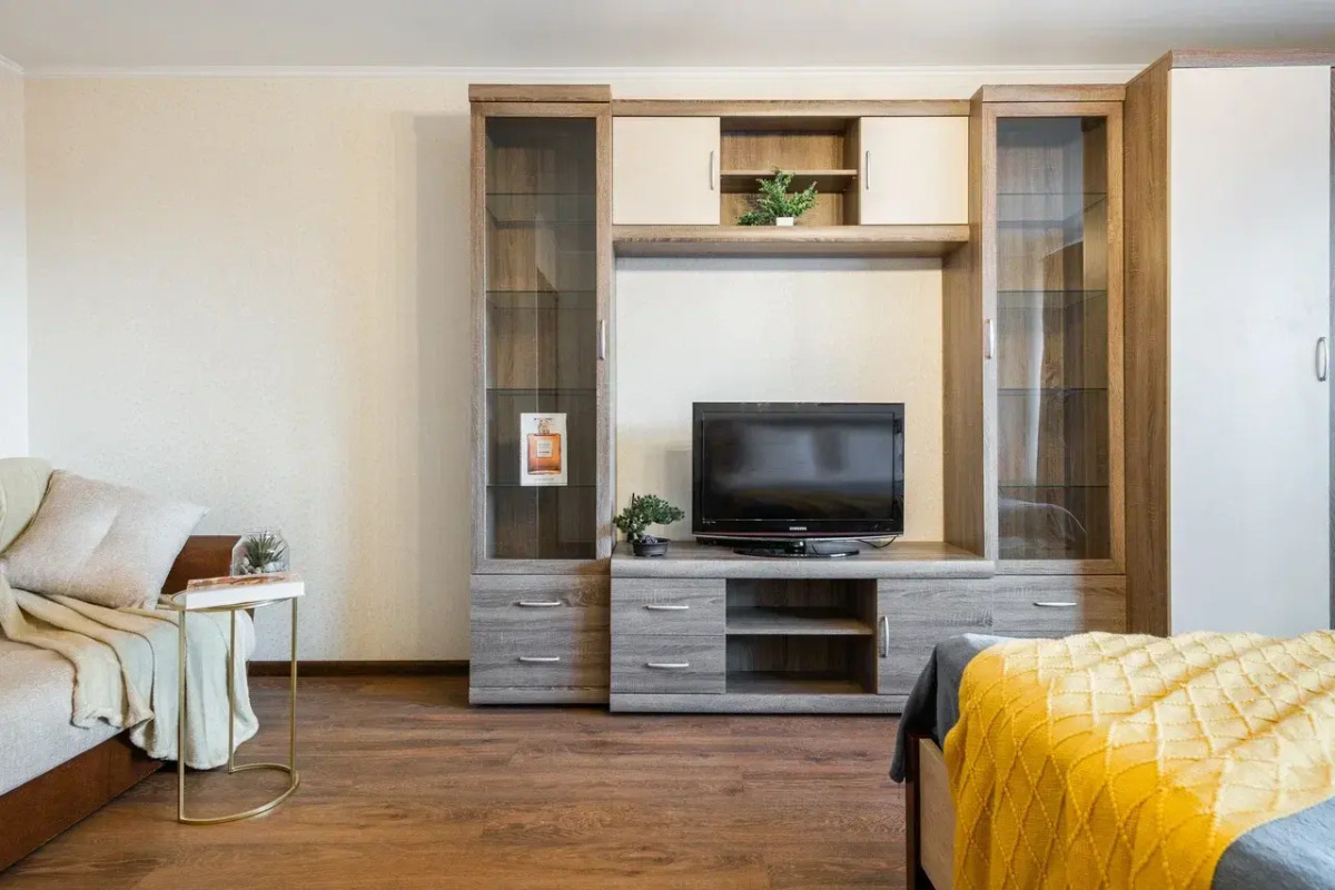 Апартаменты улучшенные Natali на метро Академика Янгеля