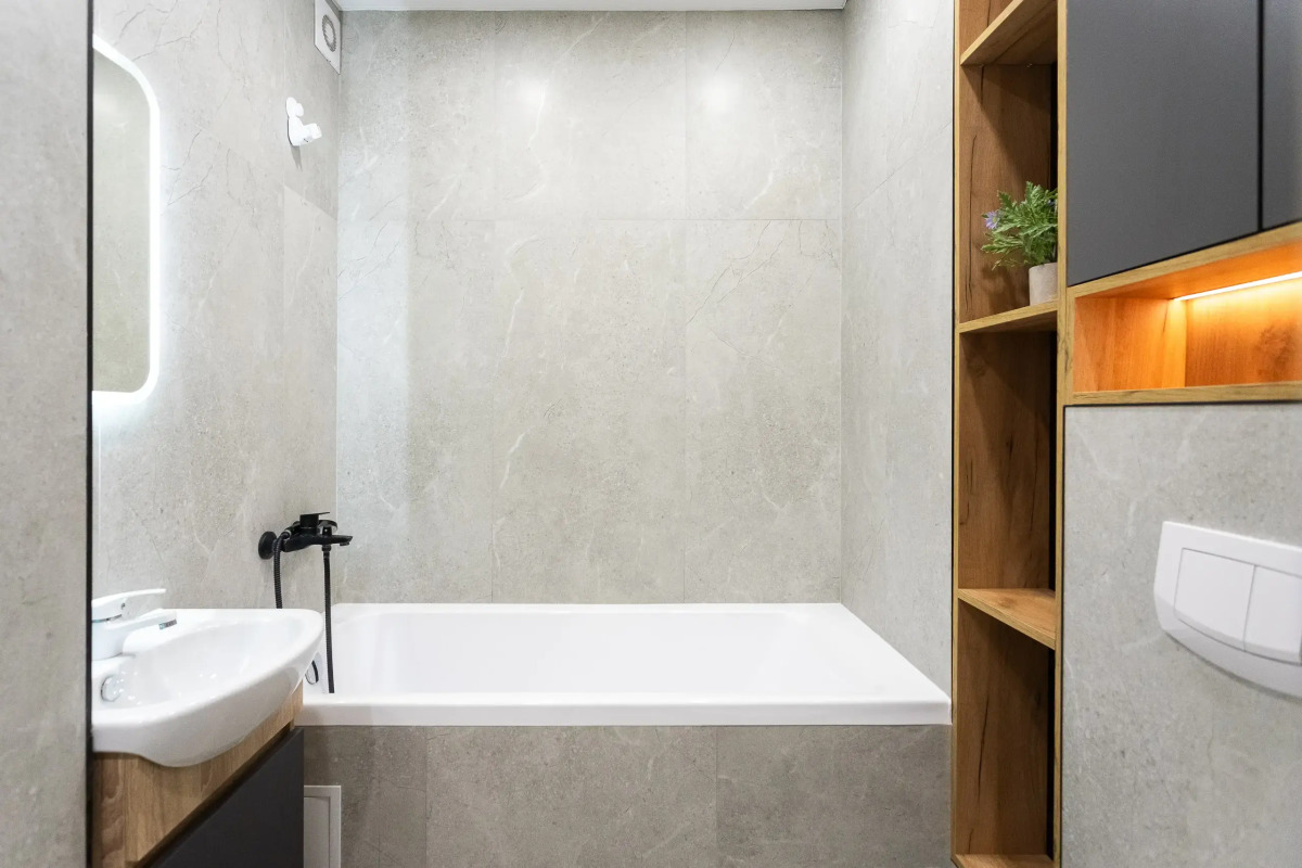 Квартира уютная трехкомнатная с двумя балконами рядом с островом Канта