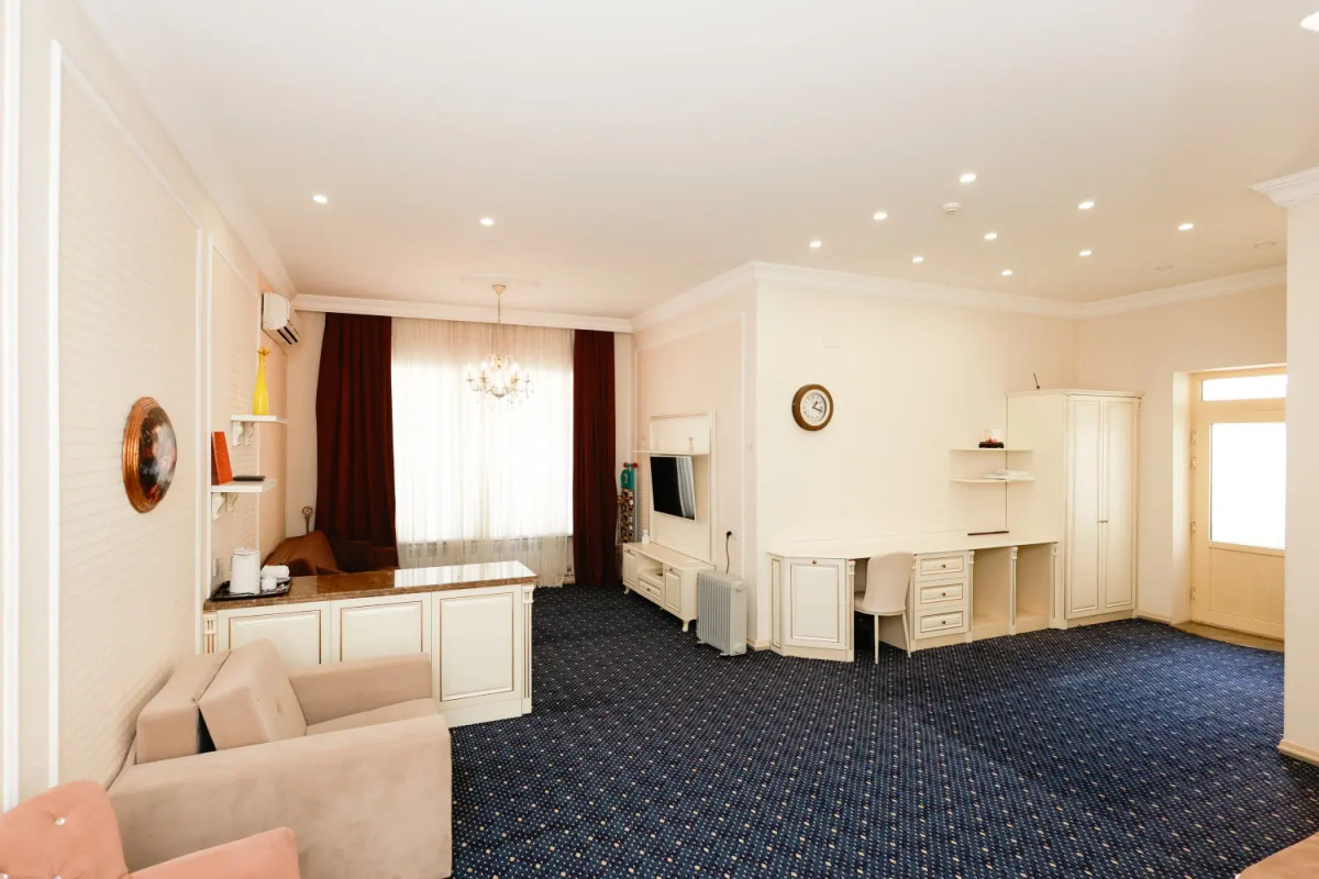 Отель East Legend Panorama