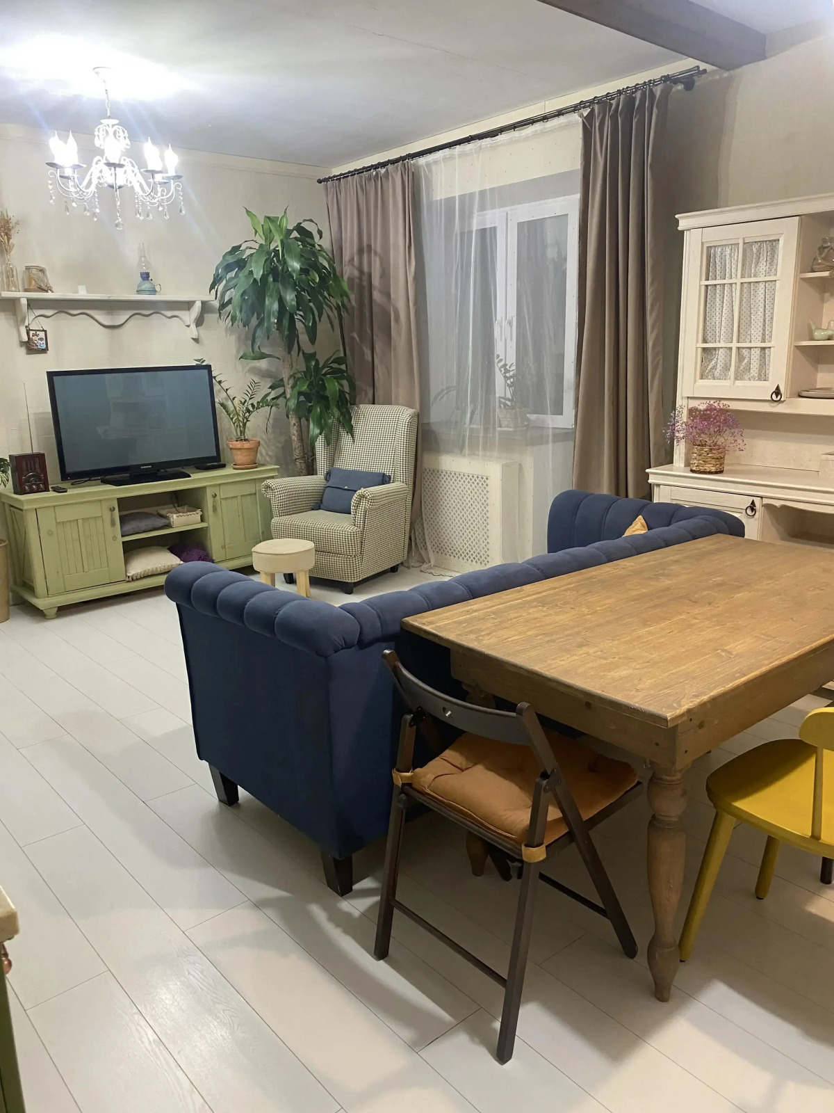 Квартира душевная евродвушка с видом на озеро