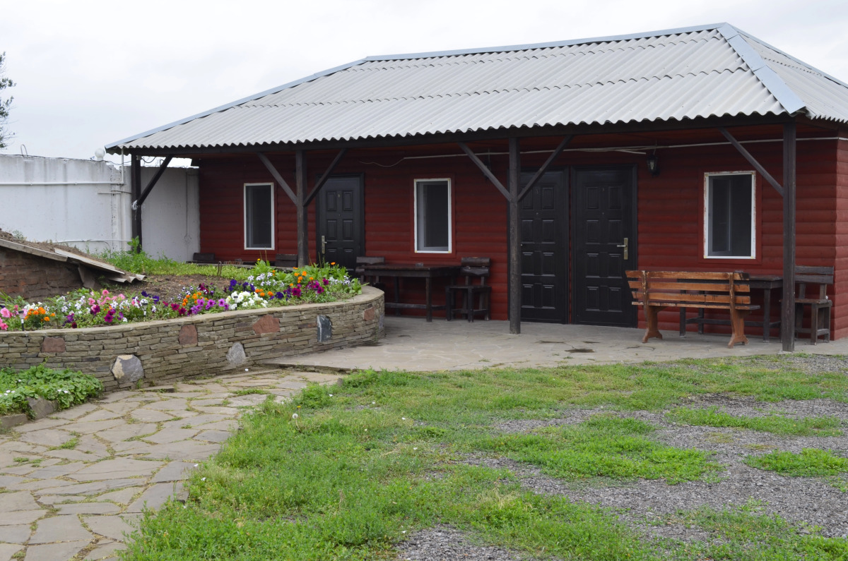 Belyij Dom Na Trasse M4 Don Hotel	