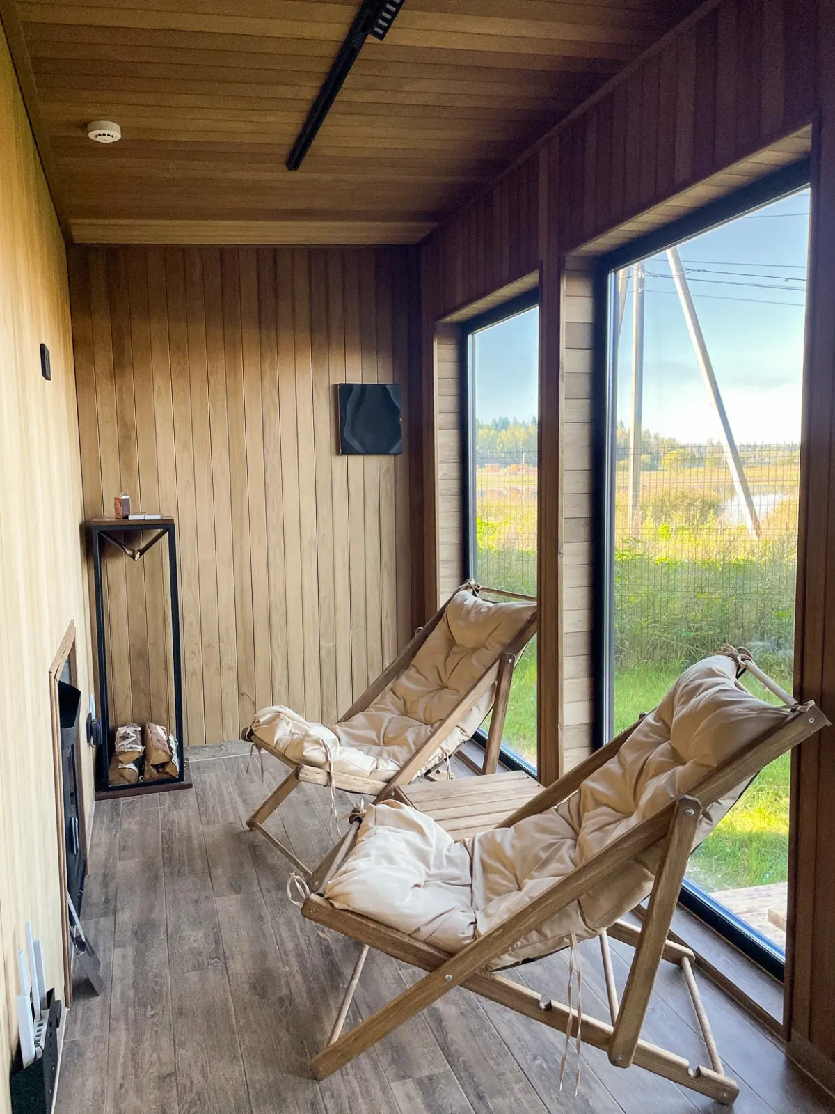 Частный дом с баней и чаном у воды и леса