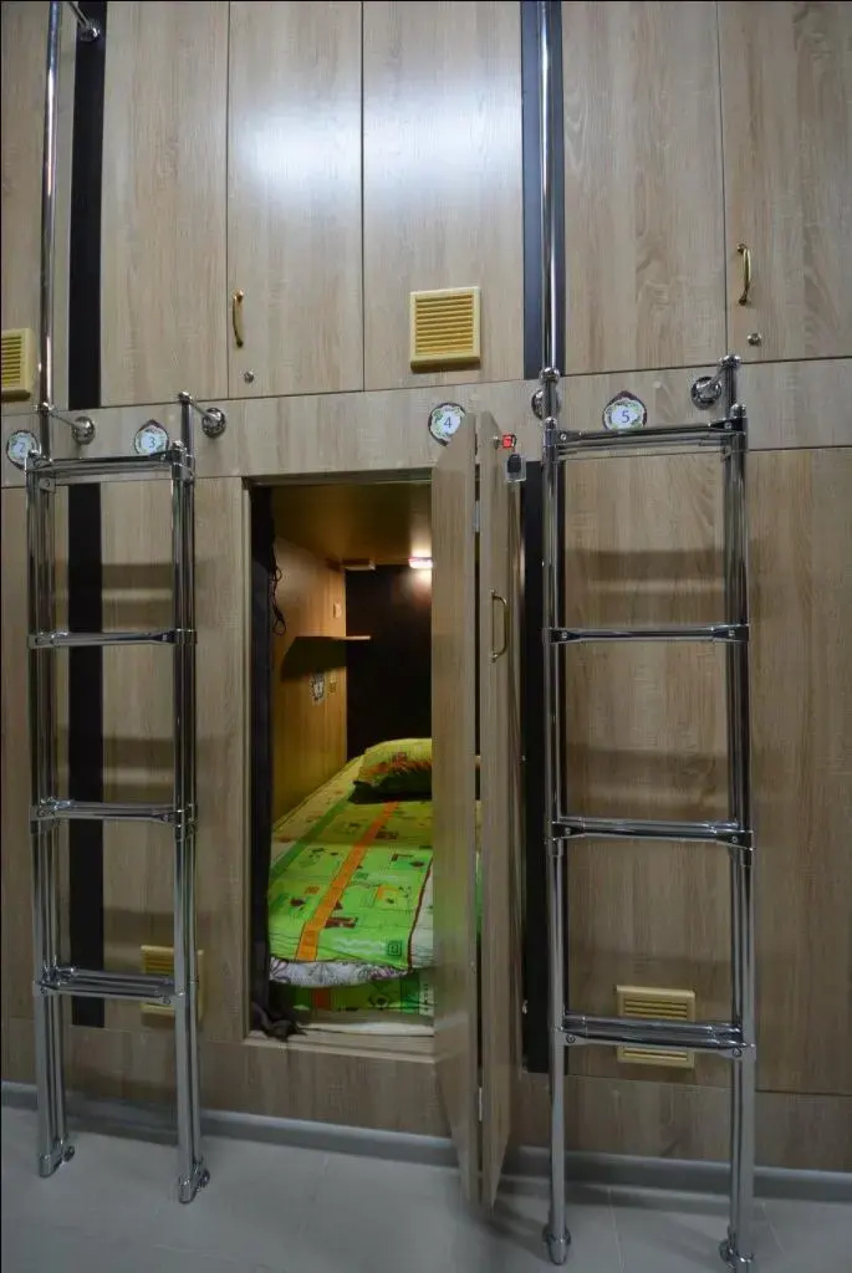 Хостел Капсульный отель Алоха