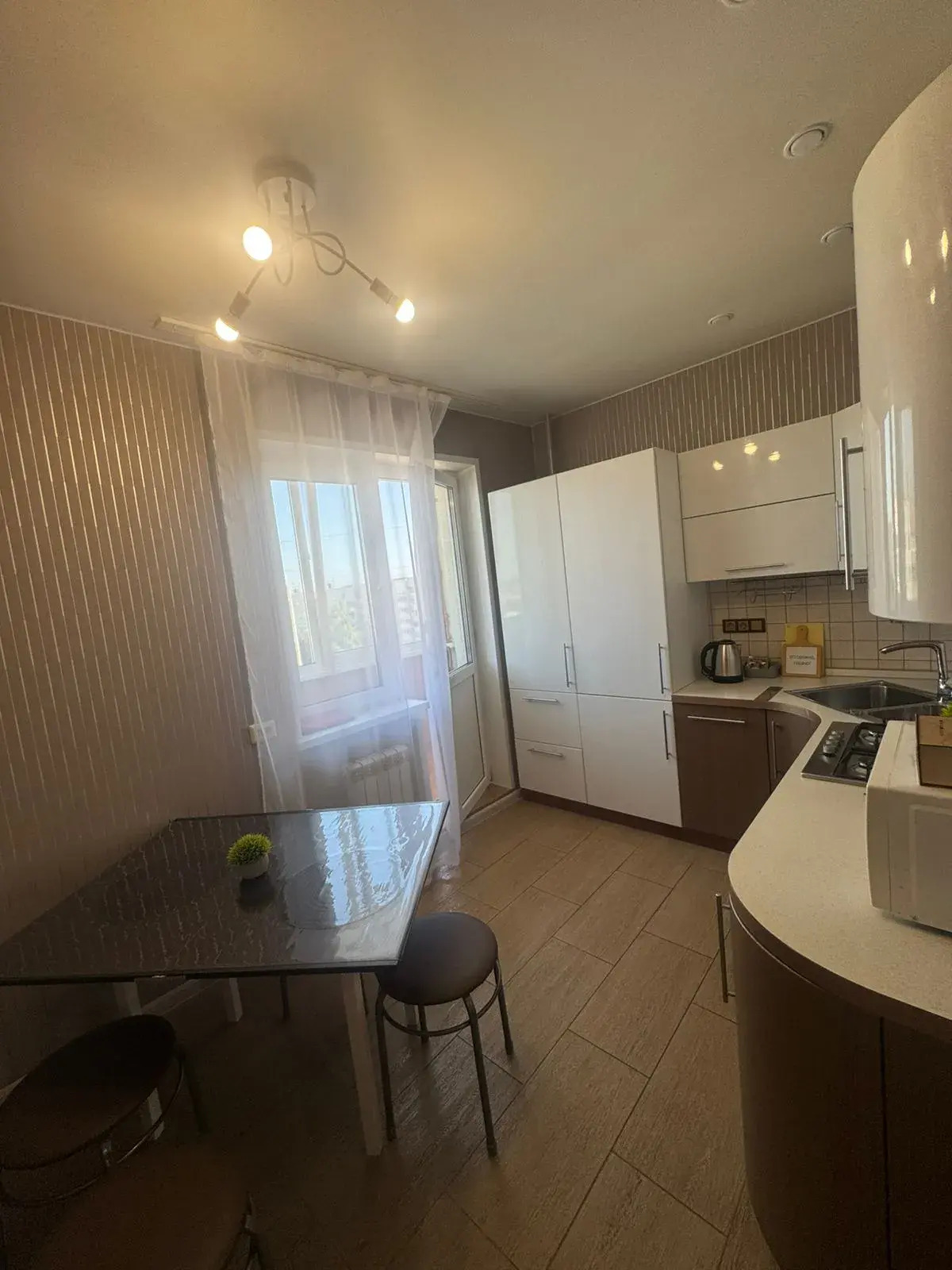 Квартира Уютная двухкомнатная квартира у Глобуса