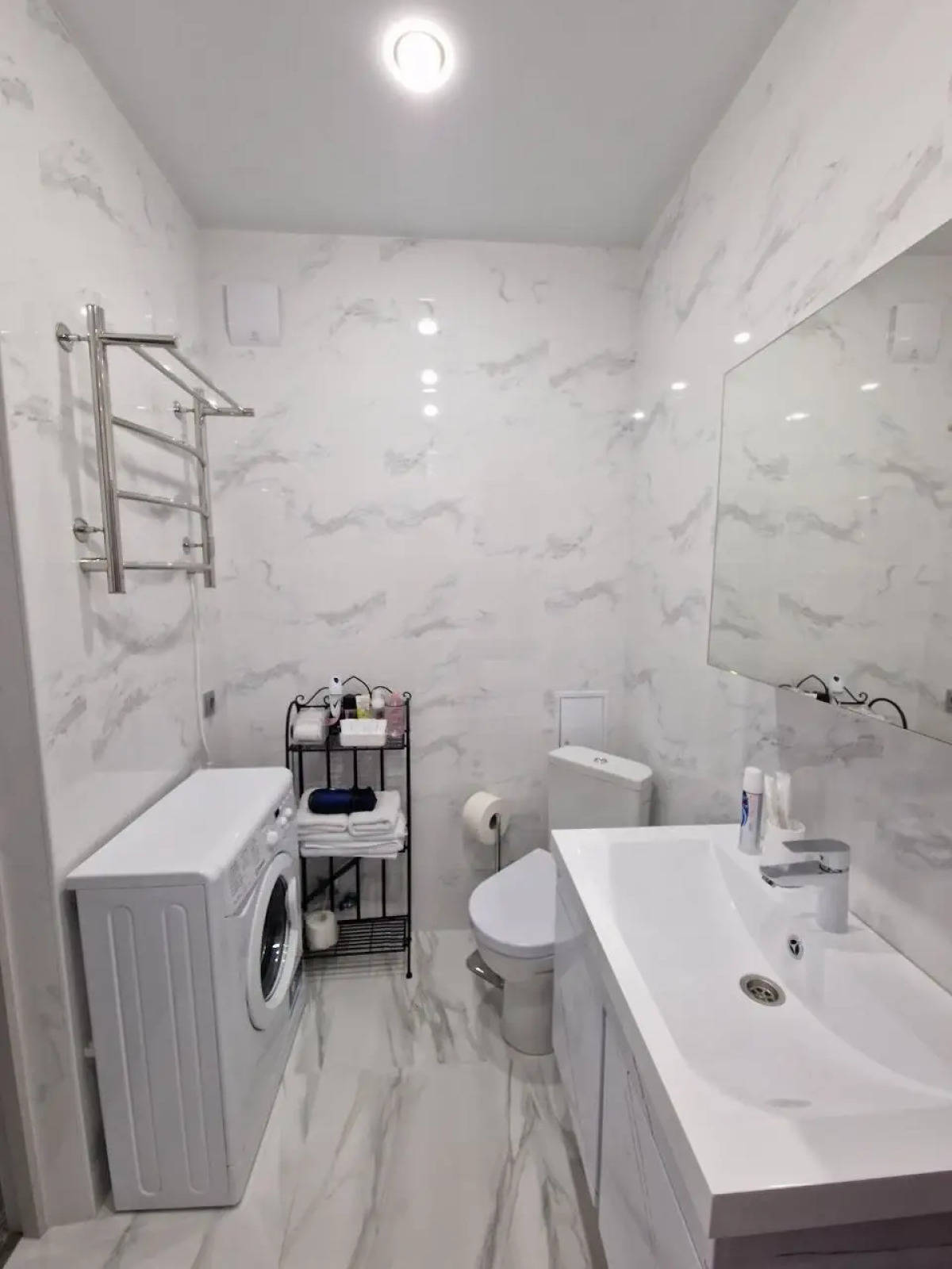 Квартира Flatirini в Новом ЖК с Панорамными Окнами