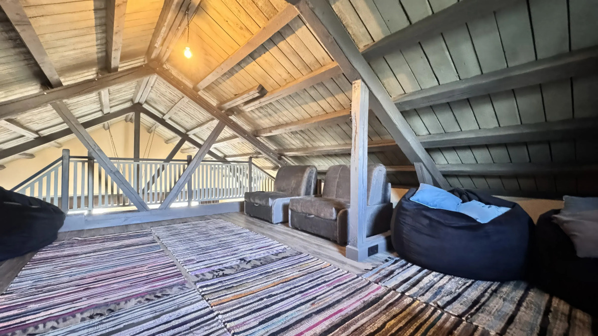 Частный дом коттедж у пристани в центре города