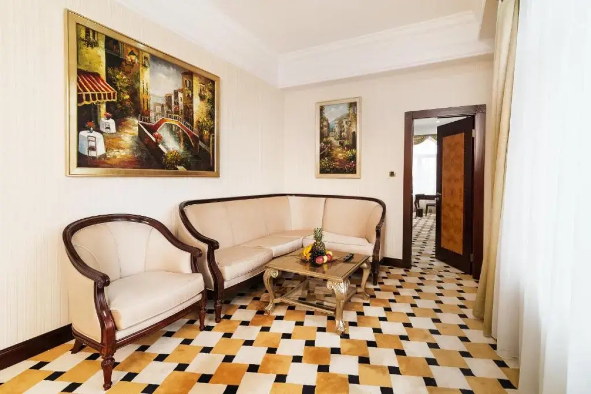 Royal Tulip Алматы