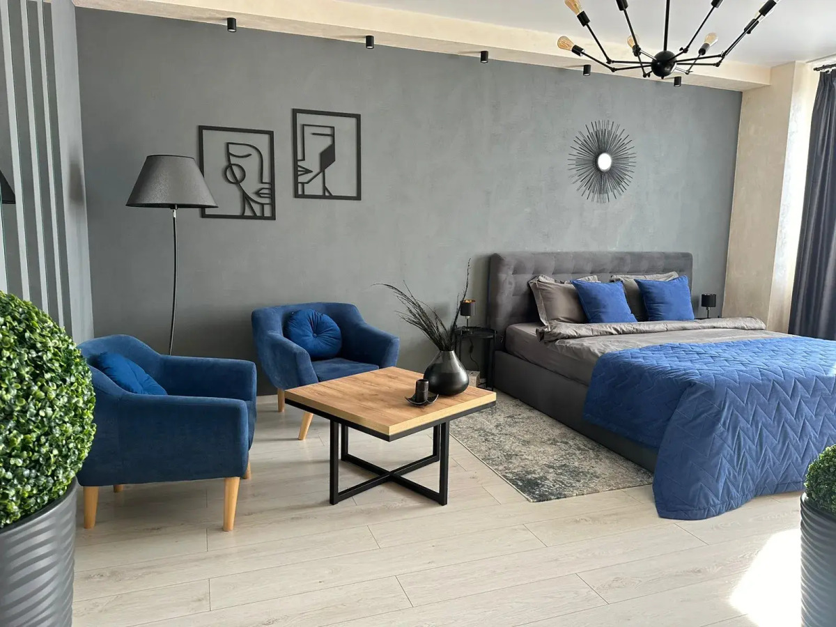 Квартира класса комфоpт плюс с красивым видом из окна в историческом центре города Амалиенау