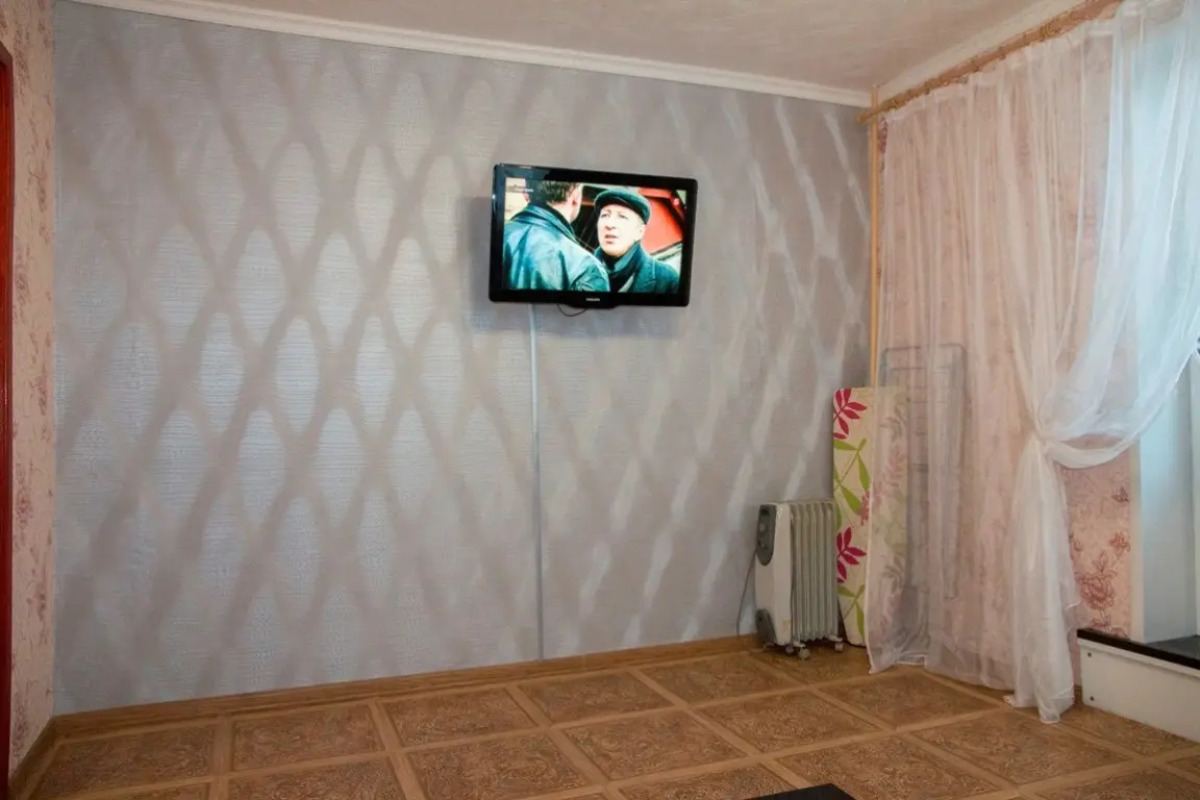 Двухкомнатные апартаменты у ДК Металлургов. Барбарис