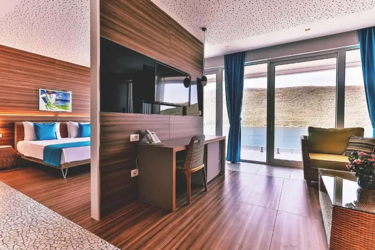 Отель Carine Kumbor Superior