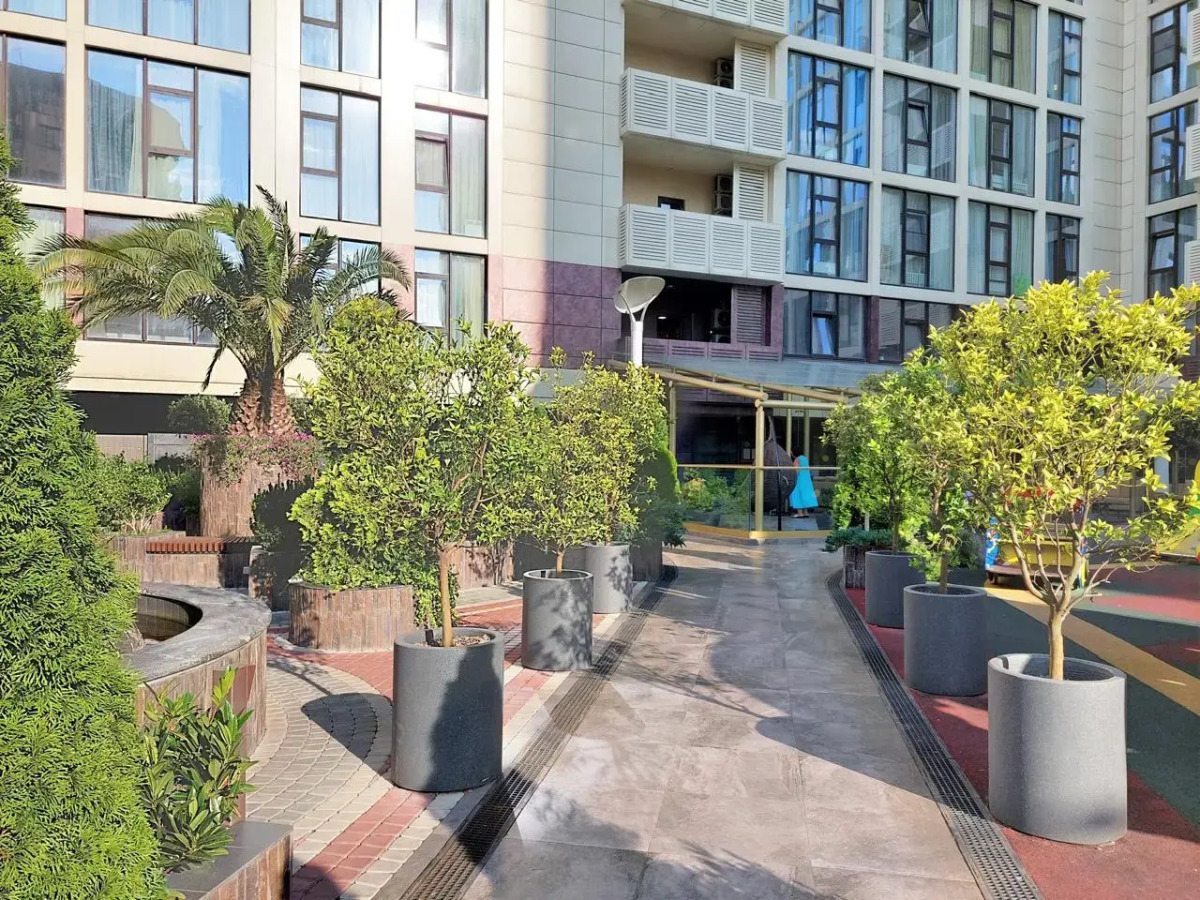 Апартаменты Студия с дизайнерским ремонтом с бассейном на крыше