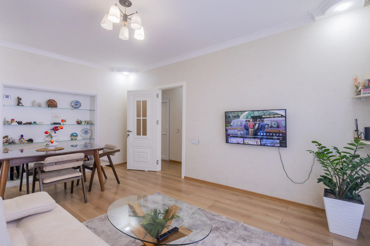 Апартаменты Двухспальные с Гостиной Комнатой в Центре Города