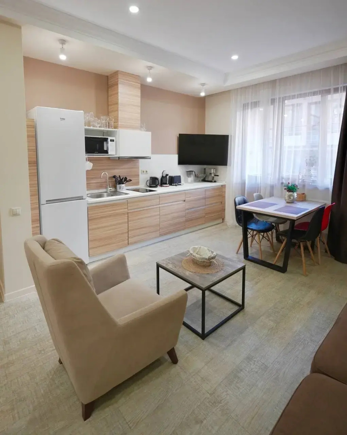 Квартира Двухкомнатная напротив ТЦ Горки Город