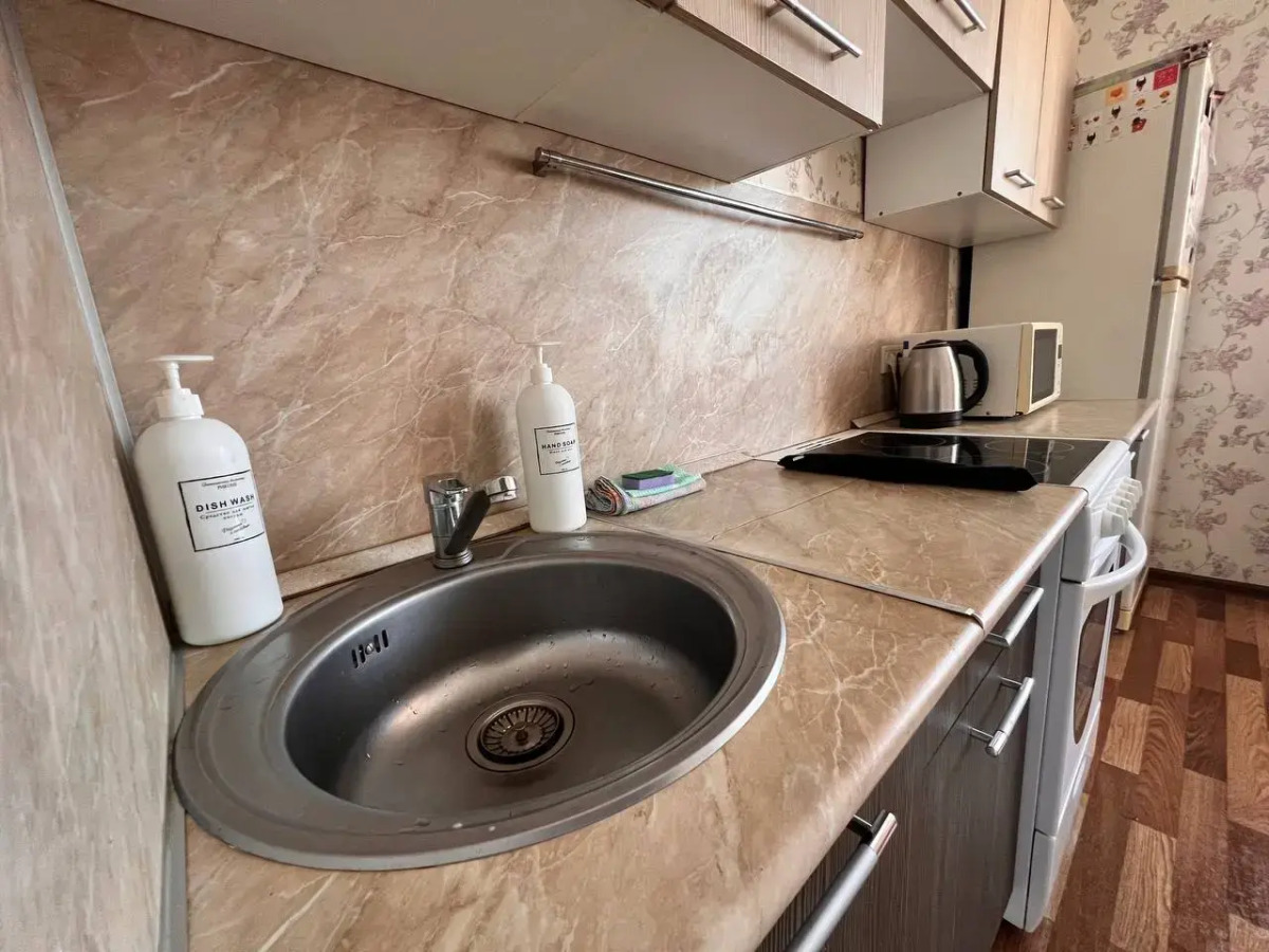 Апартаменты 2кв Восточный Суходольская 14