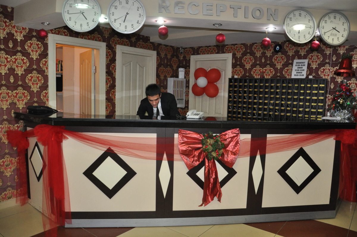 Отель Lara Hadrianus