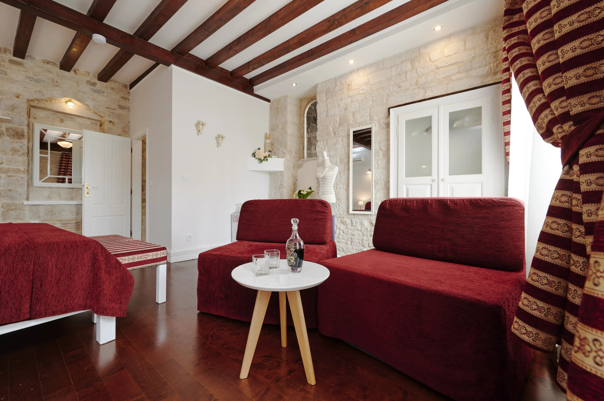 Palace Central Square