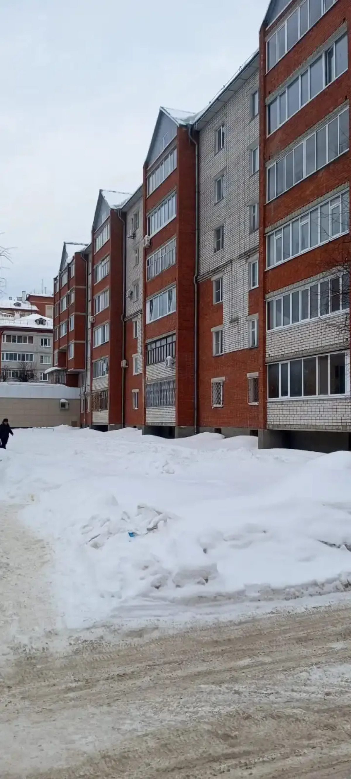 Апартаменты Современная 2 комнатная квартира в шаговой доступности от РКБ (больницы)