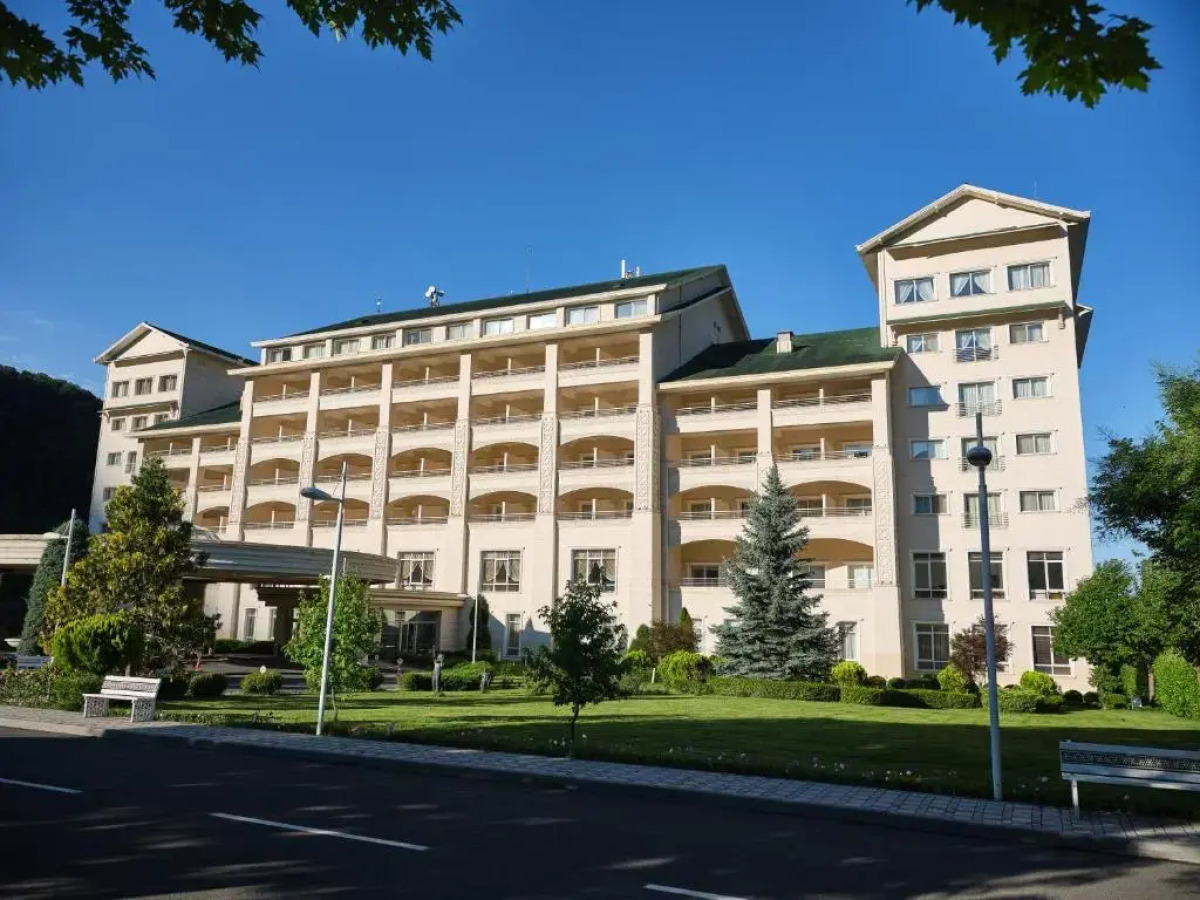Отель Qafqaz Riverside