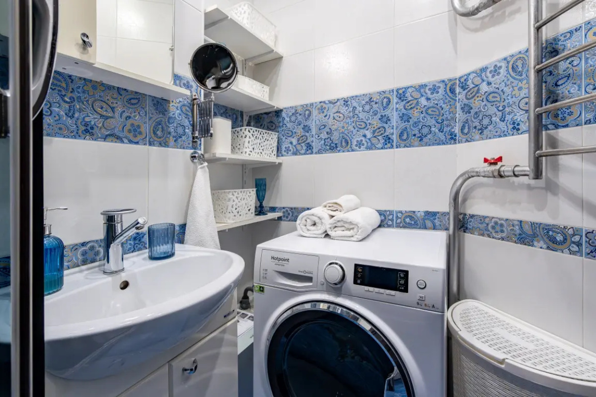 Апартаменты Voyage orange style Есенина 1/1