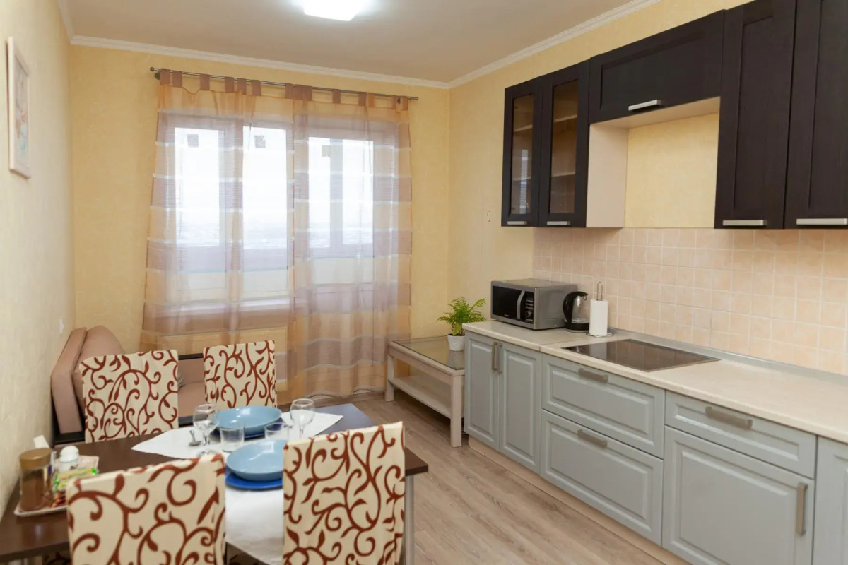 Апартаменты однокомнатные (117) Серебровская 91