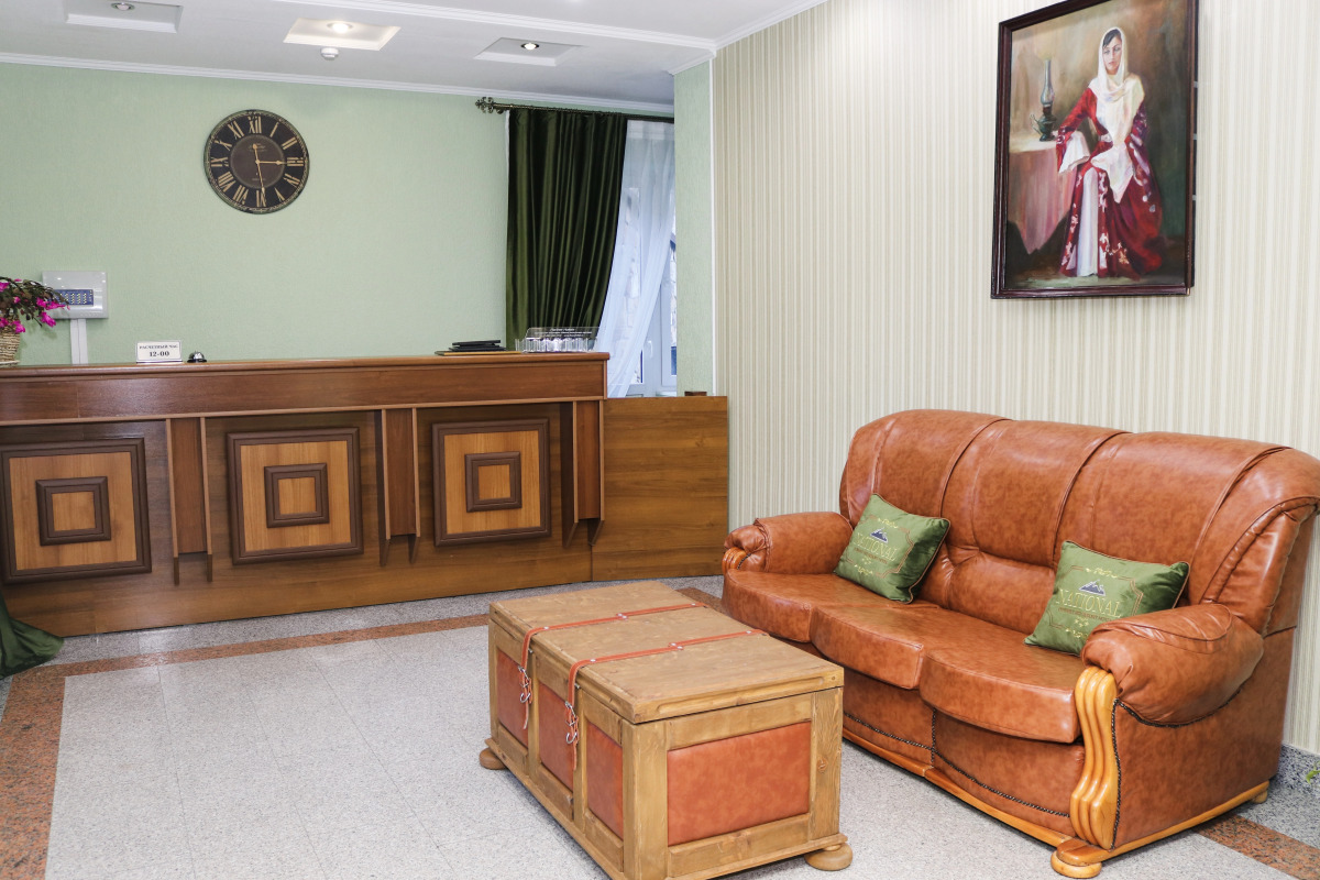 Отель NATIONAL Dombay