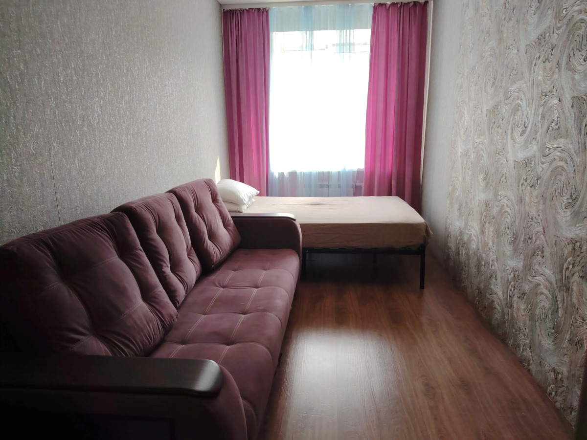 Квартира Трехкомнатная на Коммунистическом 35