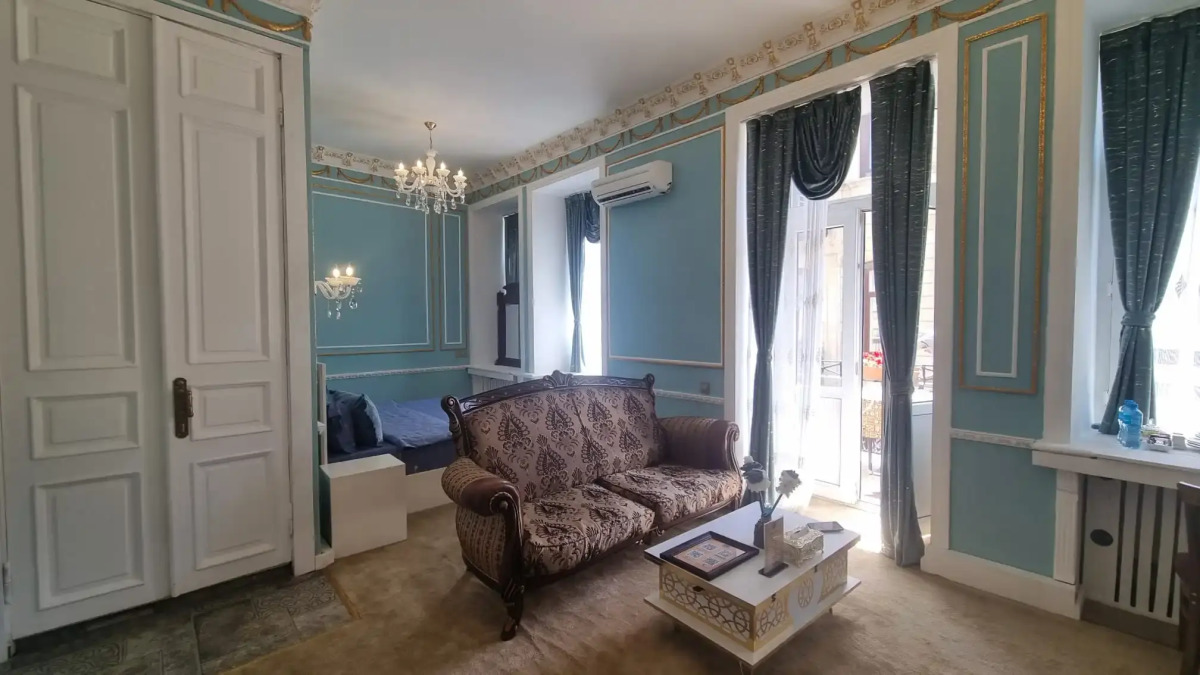 Apartments History 1870